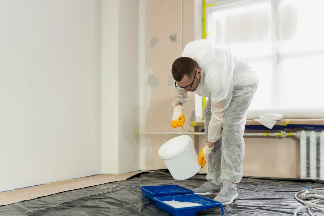 Peinture intérieure et moulures décoratives