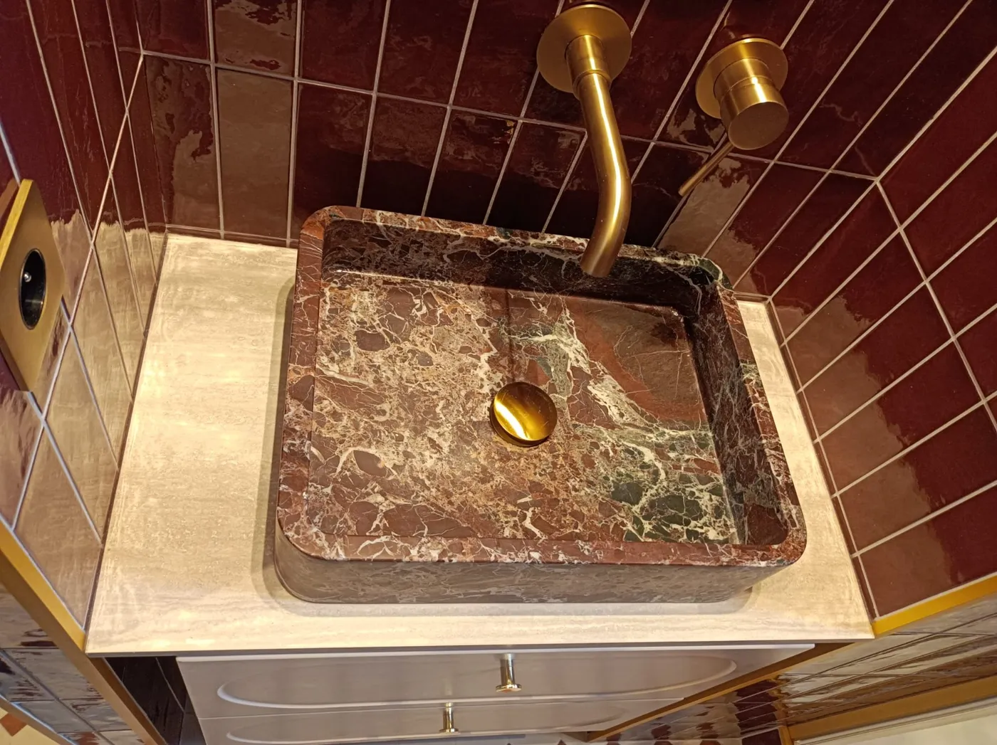 Meuble vasque et finitions de salle de bain